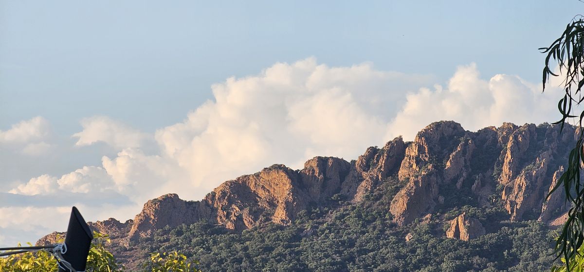 Roches rouges du Cap Dramont